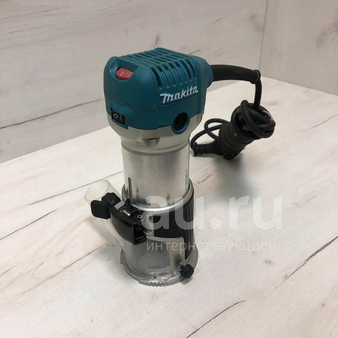 Кромочный фрезер Makita RT0700C — купить в Красноярске. Состояние: Б/у ...