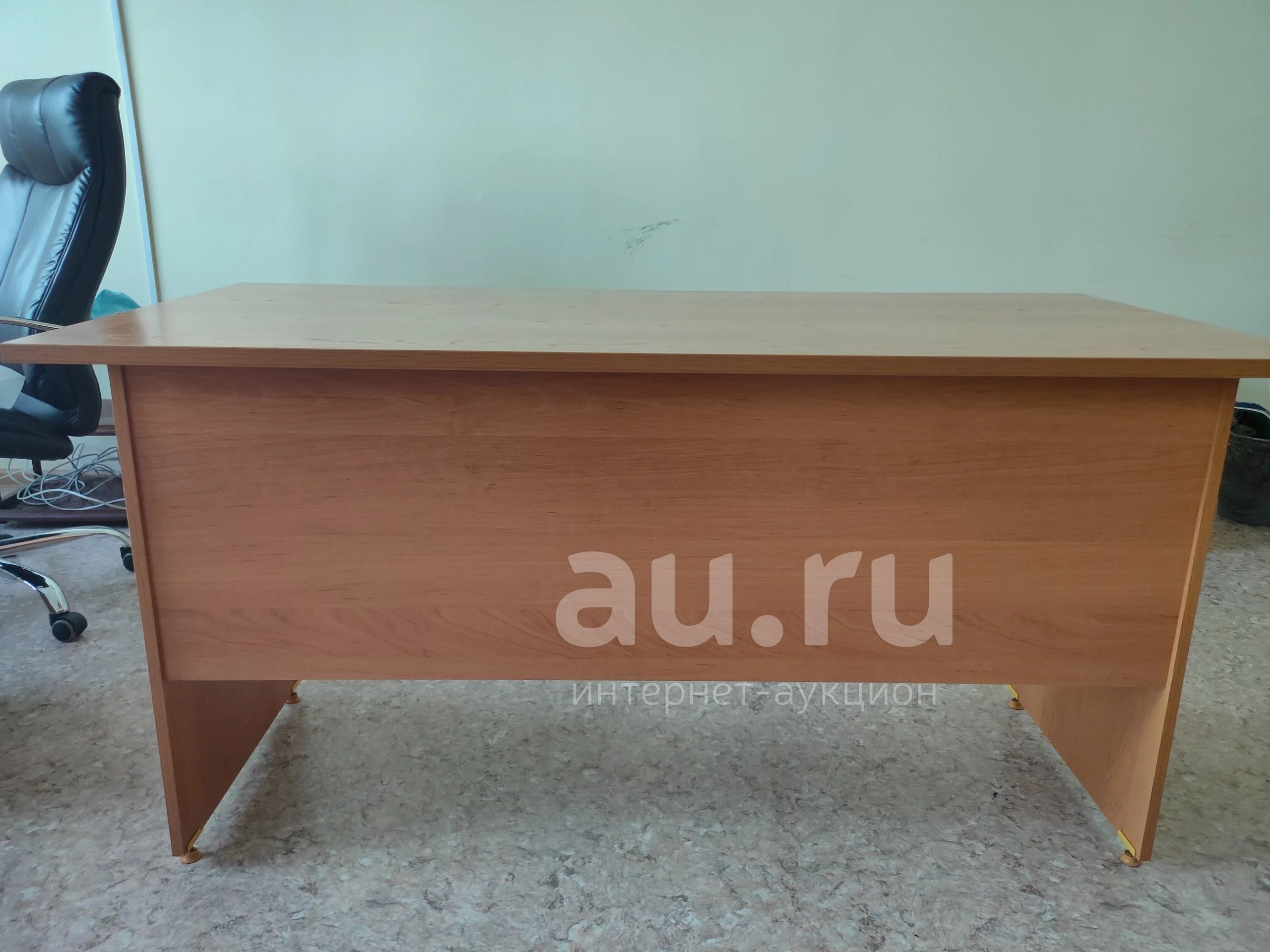 Столы офисные с тумбами — купить в Красноярске. Состояние: Б/у ...