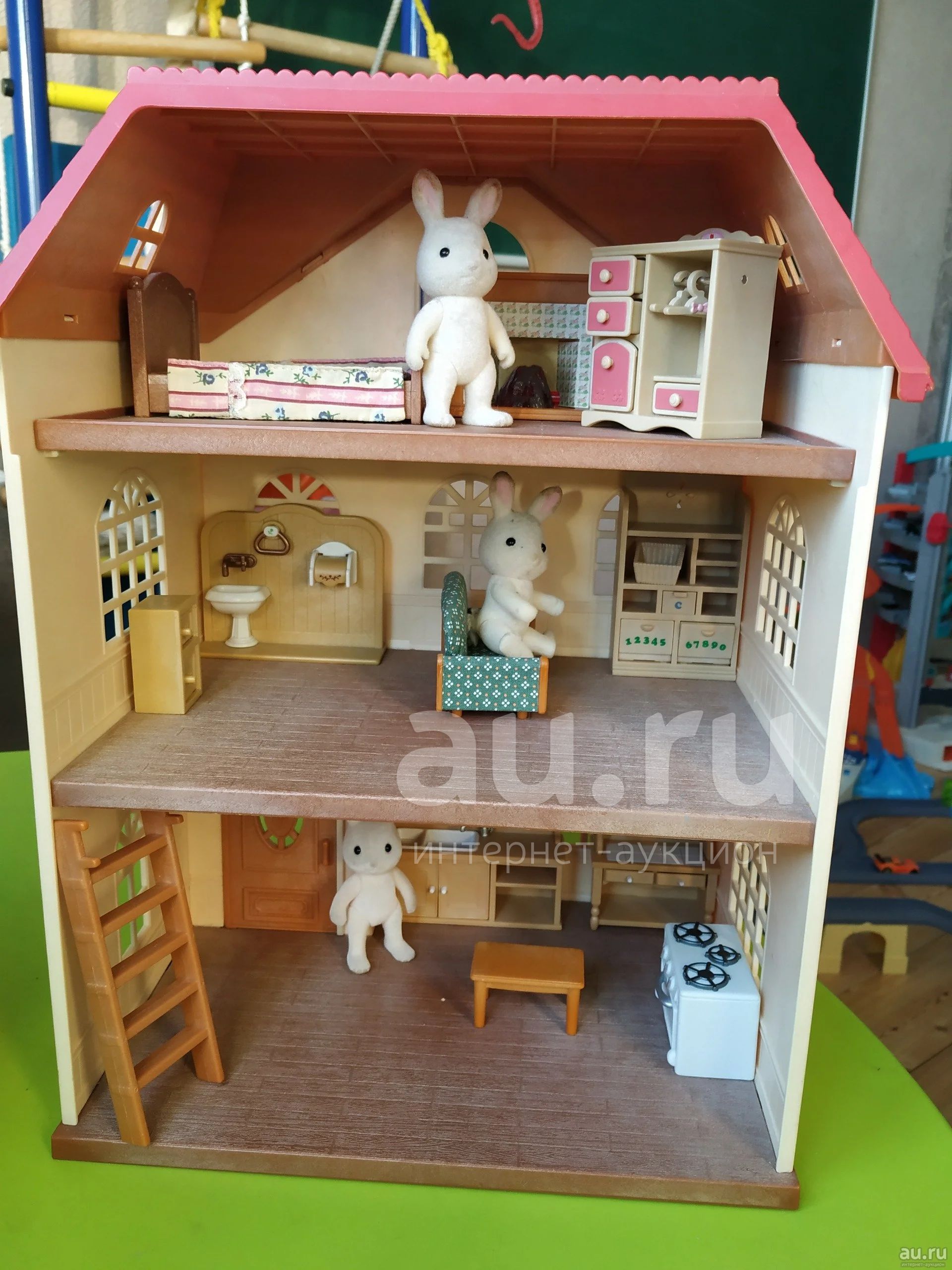 Sylvanian Families дом с мебелью 2 — купить в Красноярске. Состояние: Б/у.  Куклы и аксессуары на интернет-аукционе Au.ru