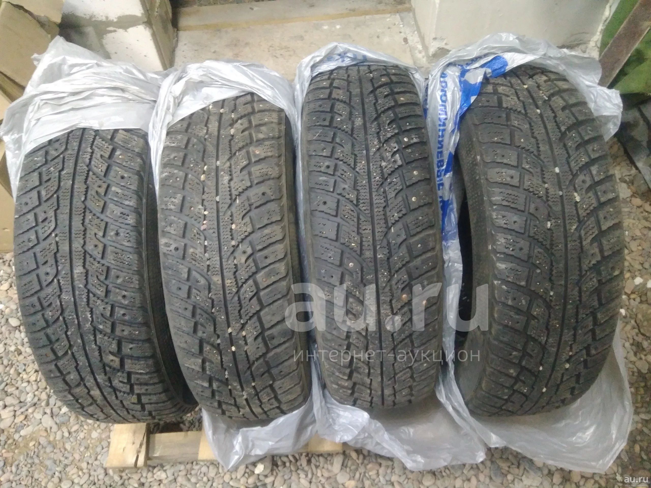 215 70 16 б у. Kumho i'Zen RV stud kc16. Kumho i'Zen RV kc16. Kumho i'Zen RV stud kc16 225/70 r16. Kumho 215/70 r16.