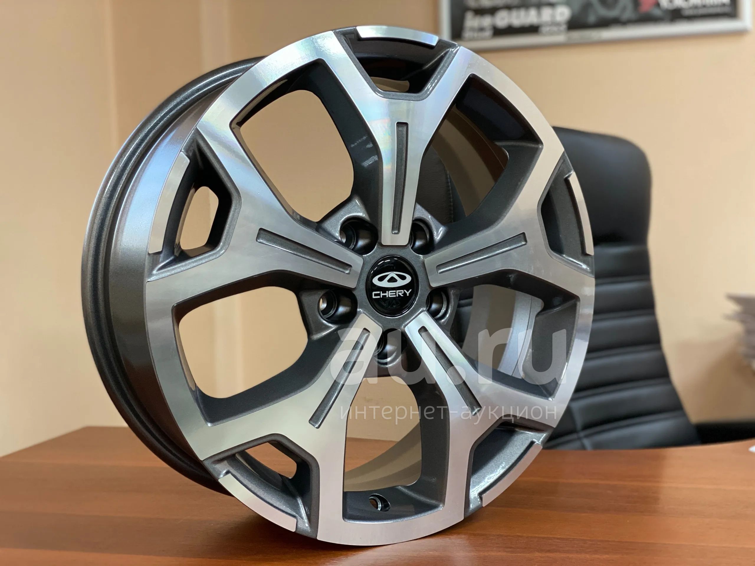 Литые диски chery tiggo 7 pro. Khomen wheels 7x185x108 et33 d60,1 khw1812 (chery tiggo 4tiggo 7 pro) black-fp.