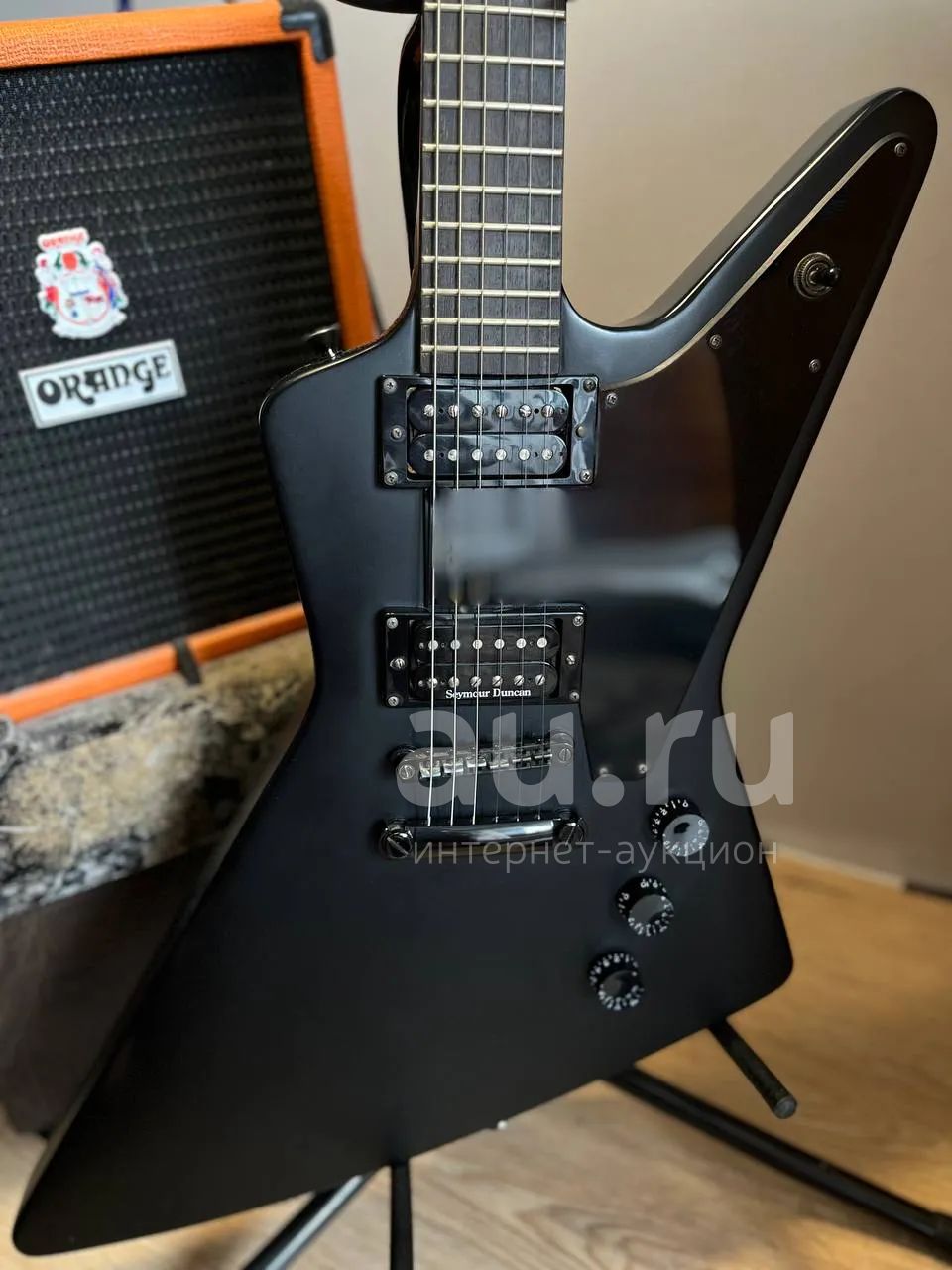 Электрогитара Epiphone Goth 1958 Explorer + теплый чехол + стреплоки ...