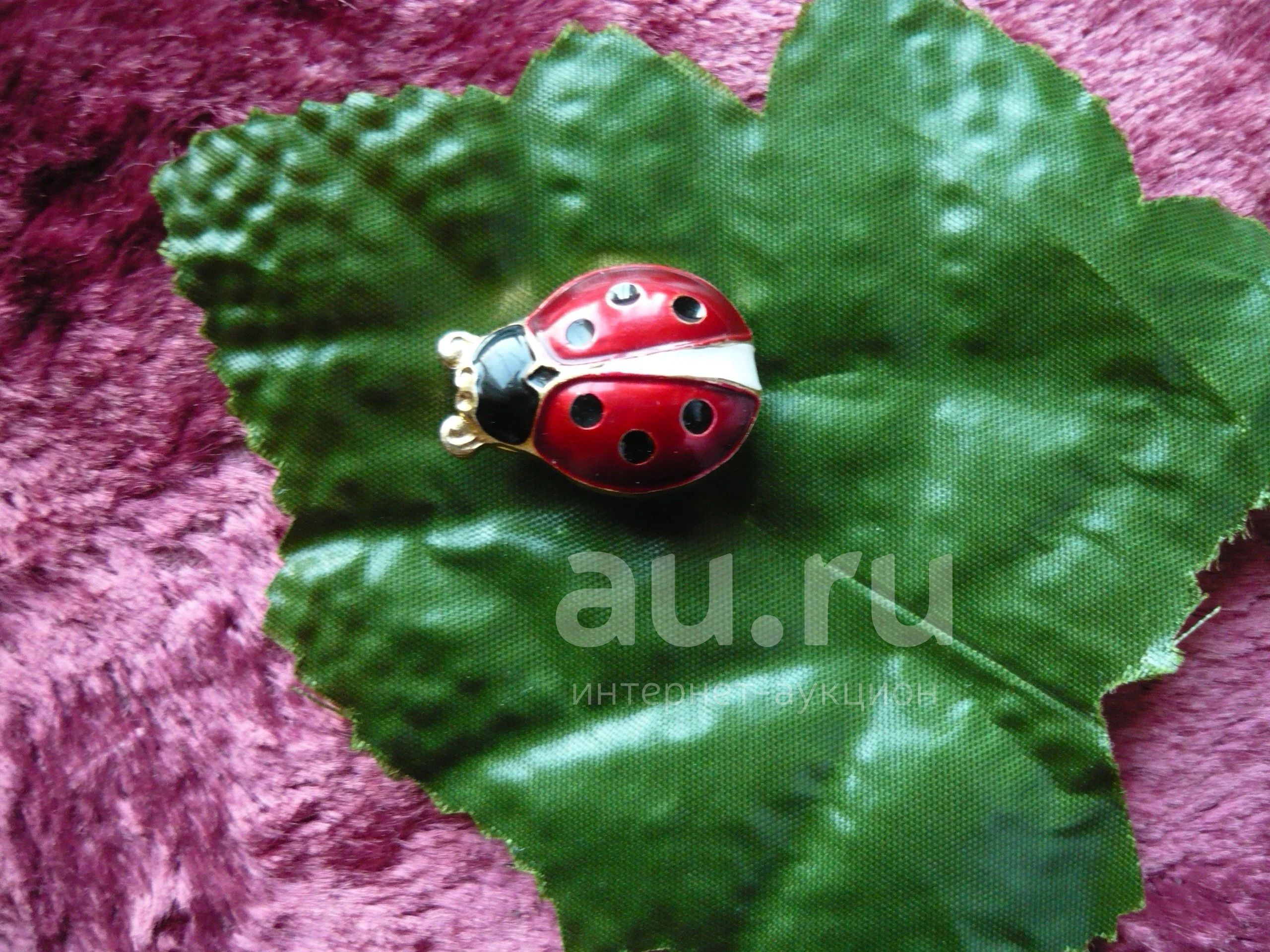 Заколка божья коровка