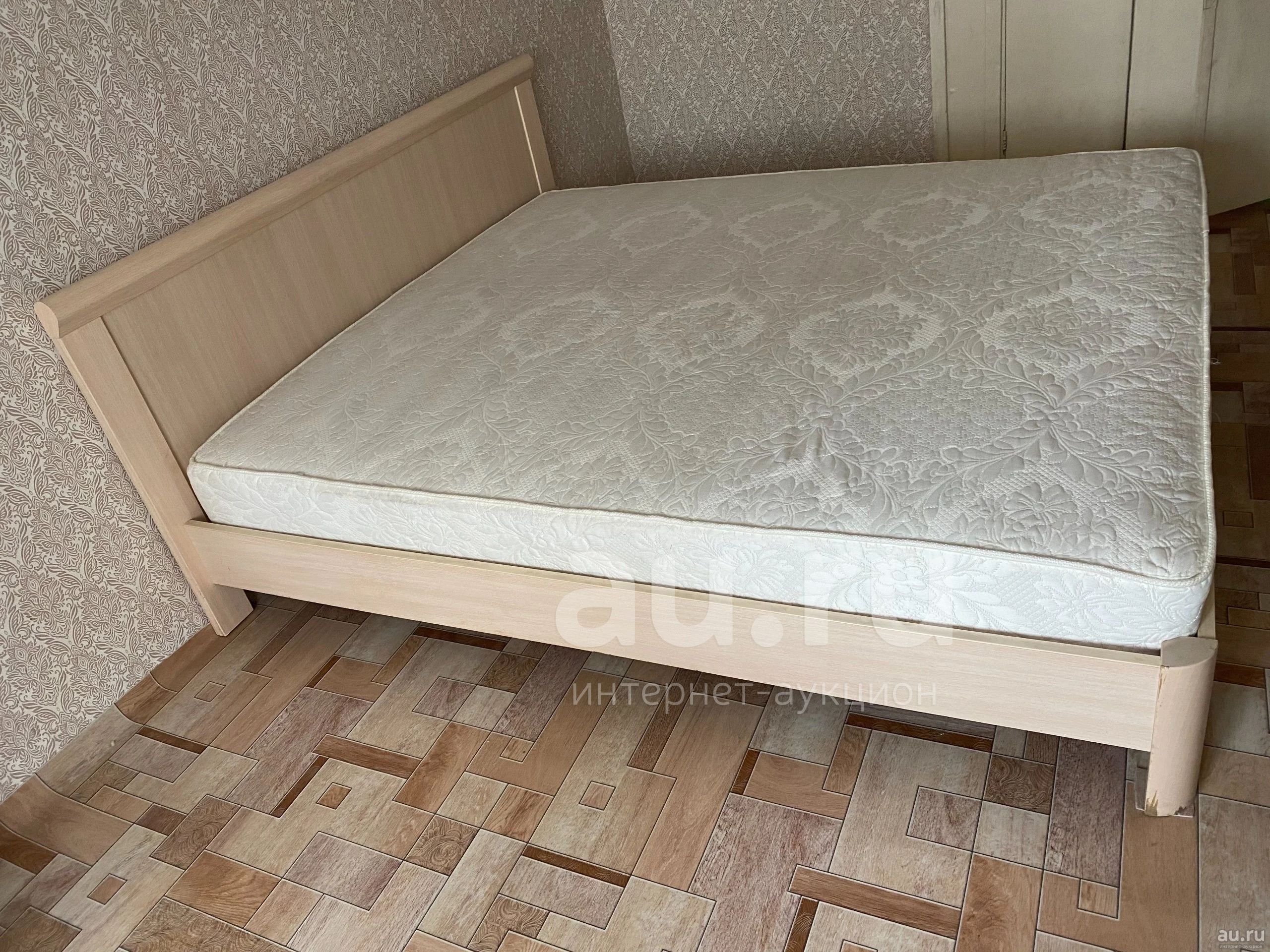 Двуспальная кровать — купить в Красноярске. Состояние: Б/у. Кровати на ...