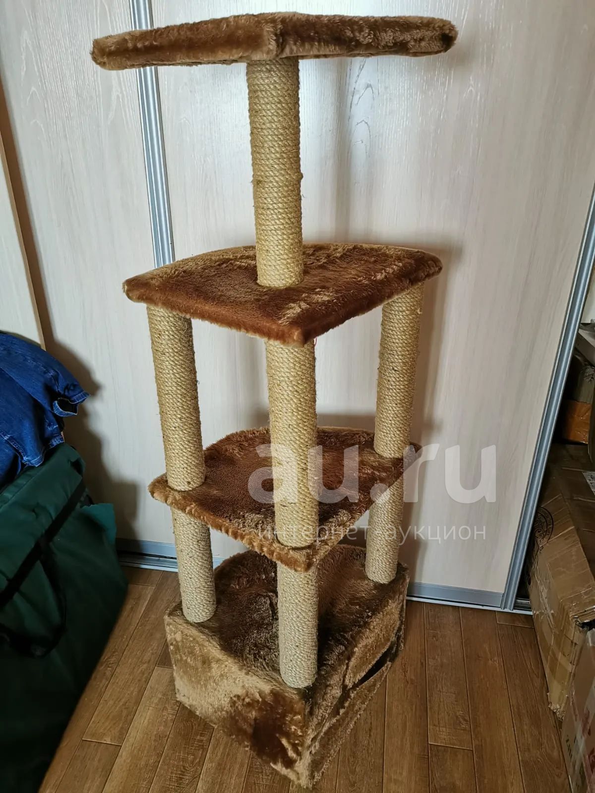 Домик для кота, дом-когтеточка — купить в Красноярске. Состояние: Б/у ...