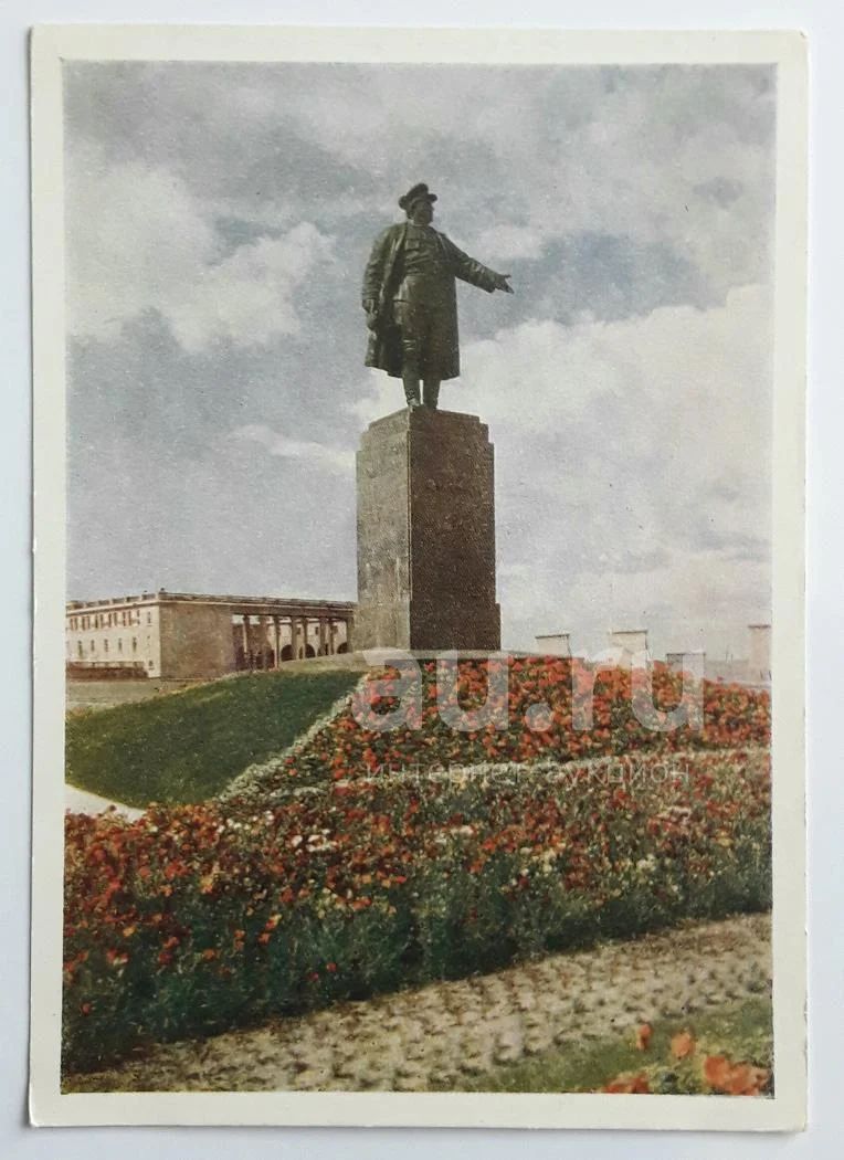 Памятники революционерам-коммунистам. Памятник с. Стадион имени кирова в ленинграде. Ленинград киров калужская. Магазины в ленинграде фото.
