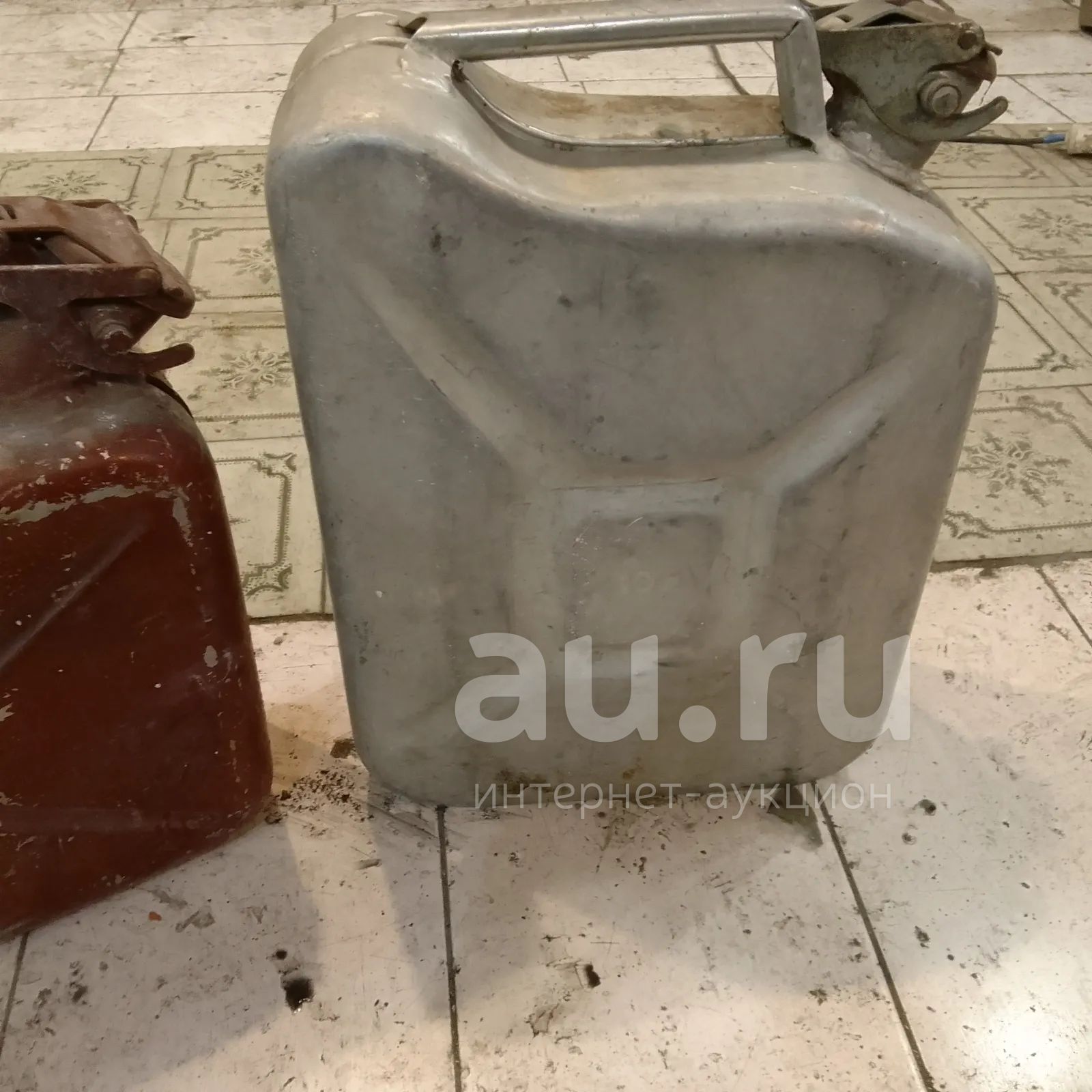 Канистры — купить в Красноярске. Состояние: Б/у. Ёмкости для топлива ...