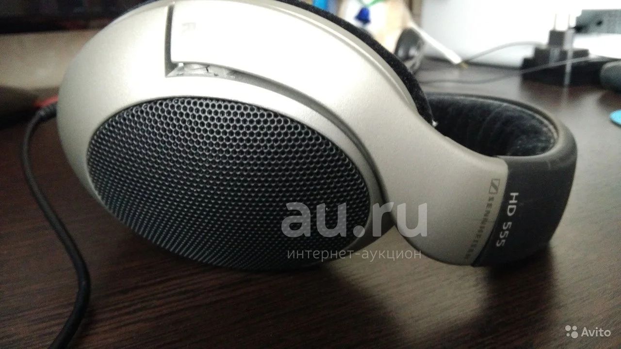 Sennheiser HD 555 . Au.ru