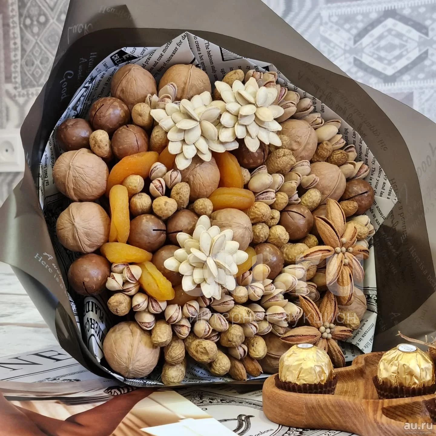 Ореховые букеты с белыми семечками